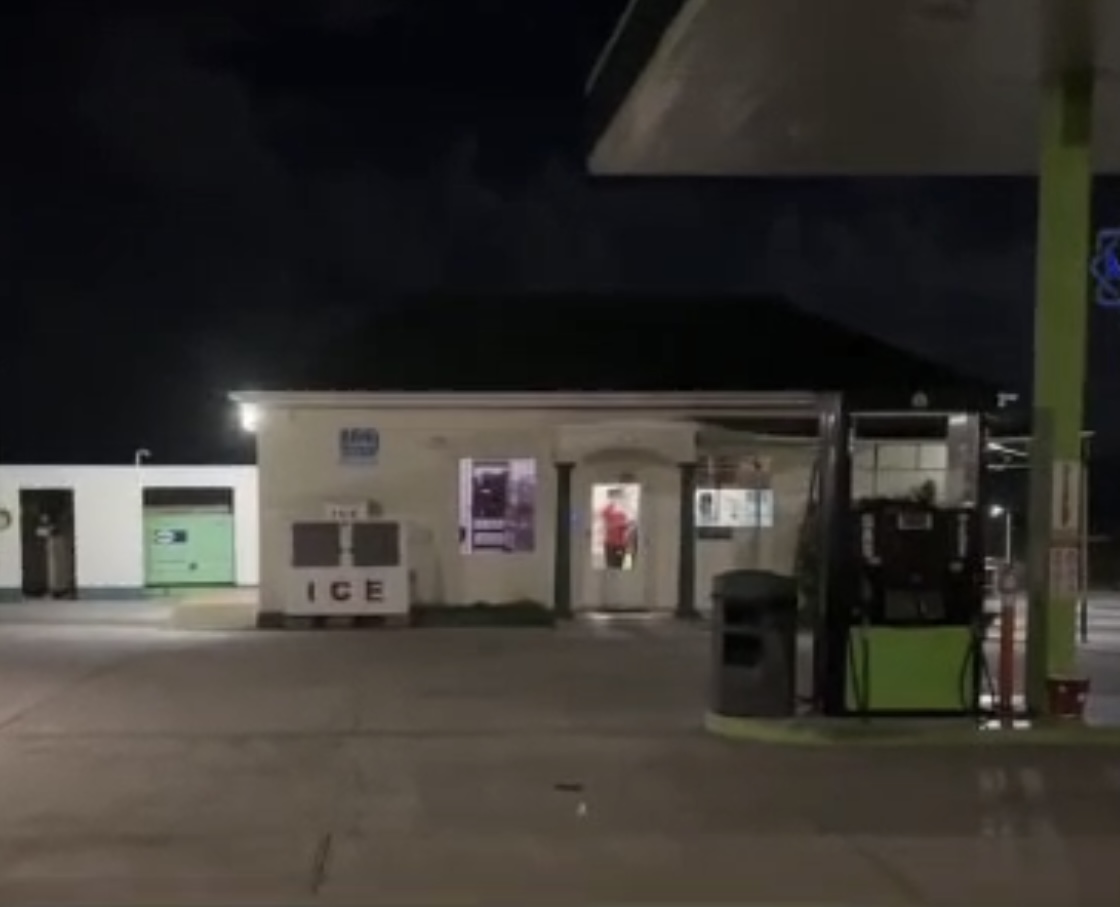 Police Investigating a Robbery at Green Valley Gas Station in Cayon ...